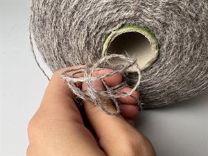 Sweater No. 9 - kit på blød og lækker strik, blid brun